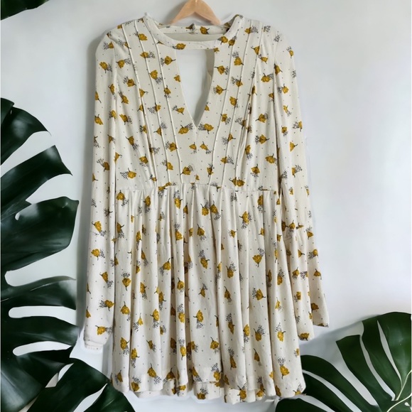 Free People Dresses & Skirts - Free People Ivory Pleated Mini Tegan Swing Bell Sleeve Dress Sz 4 Ditzy Floral